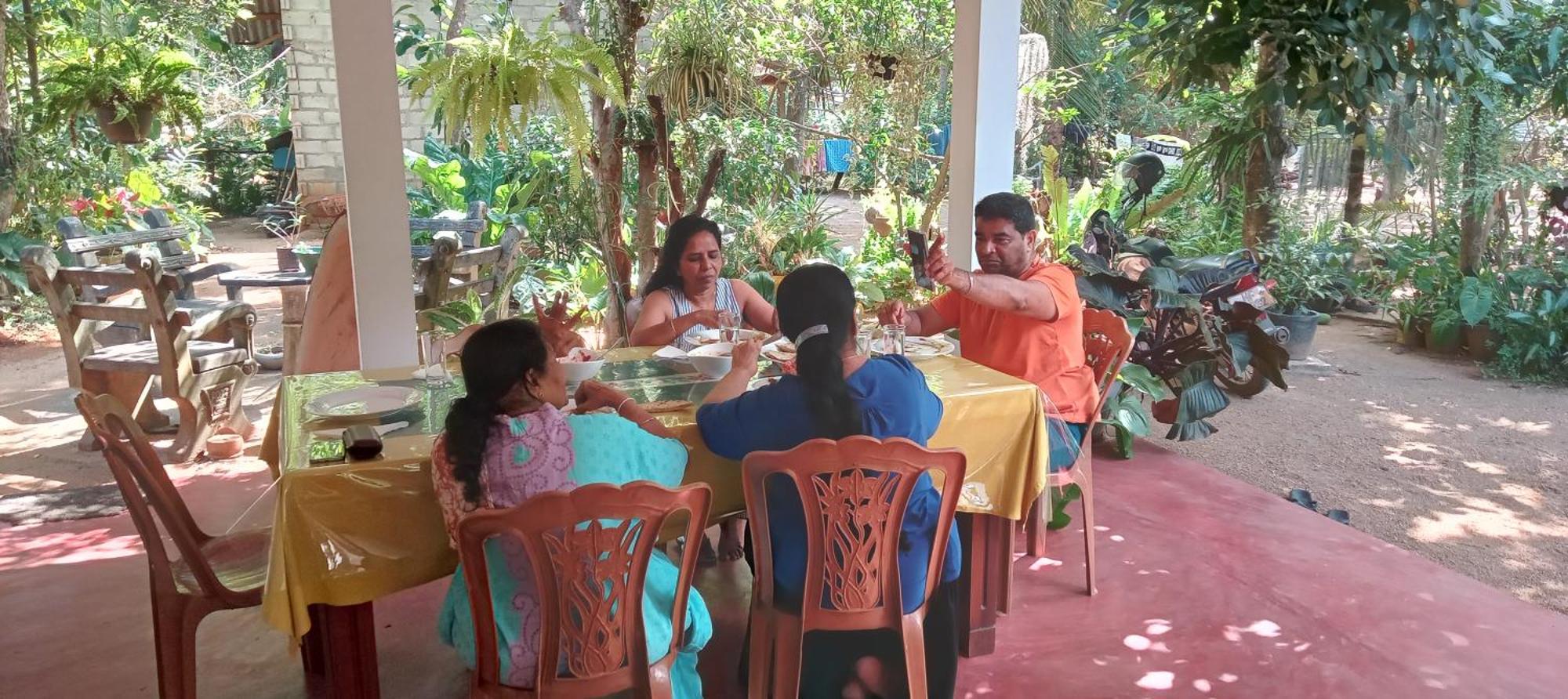 Ossa Home Stay Anuradhapura Exterior photo